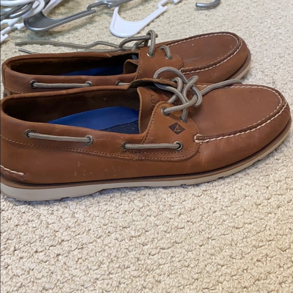 Worn sperry shoes - Picture 2 of 3